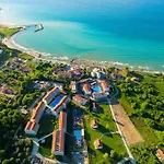 Angela Beach Hotel & Apts